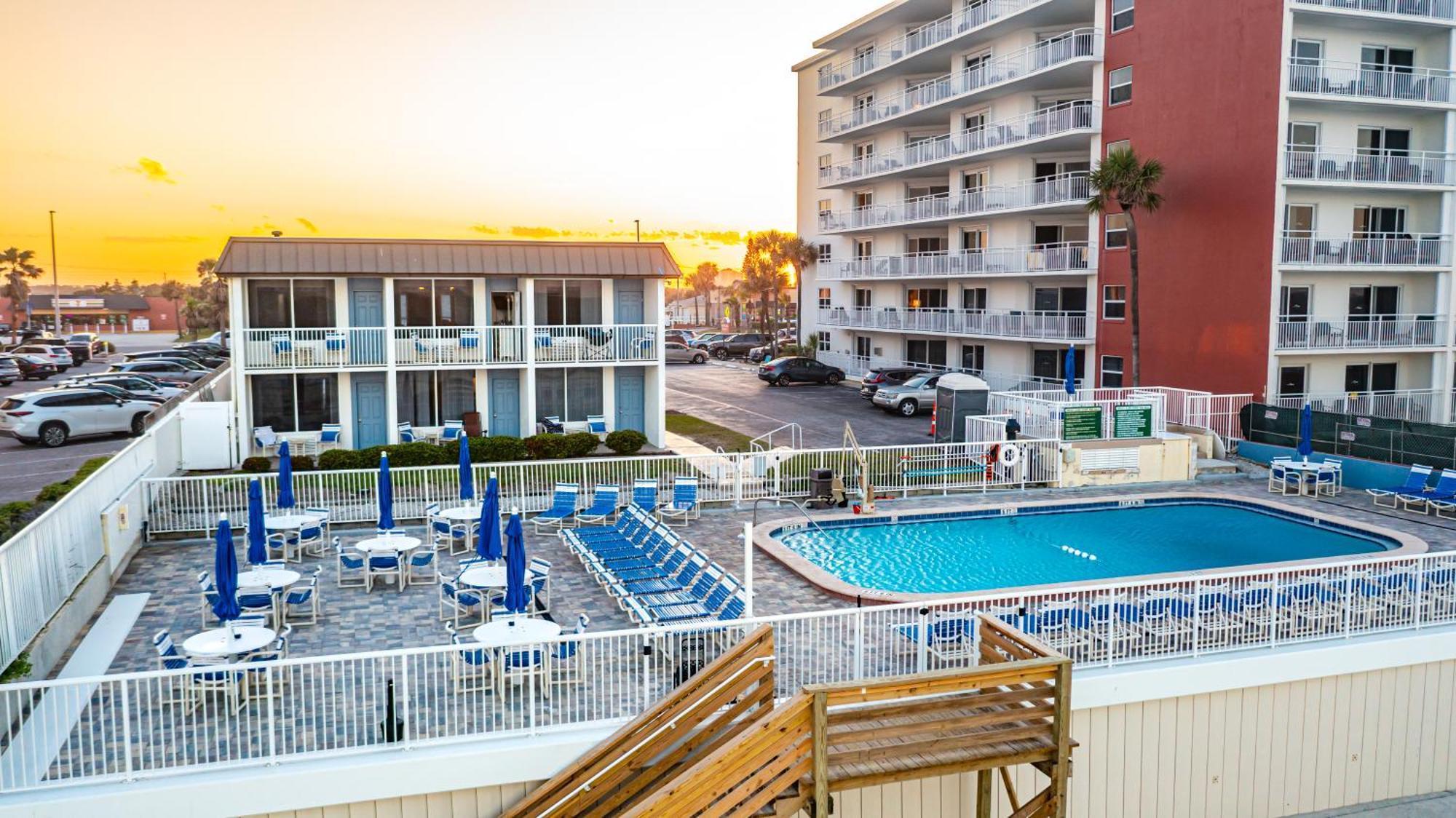 Fantasy Island Resort, Daytona Beach Shores Exterior photo