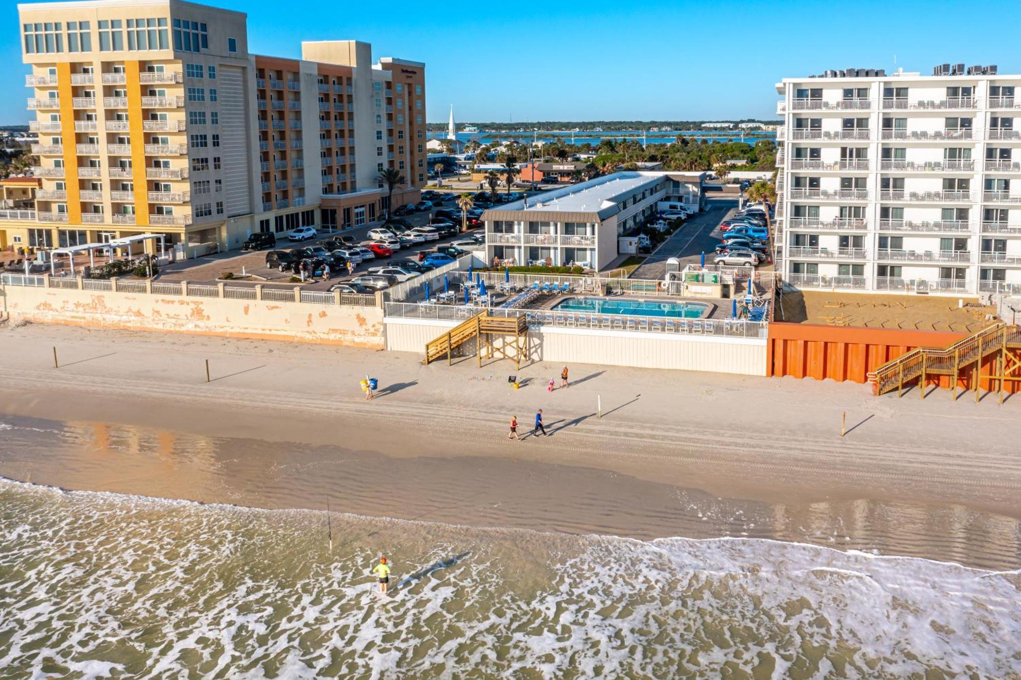 Fantasy Island Resort, Daytona Beach Shores Exterior photo